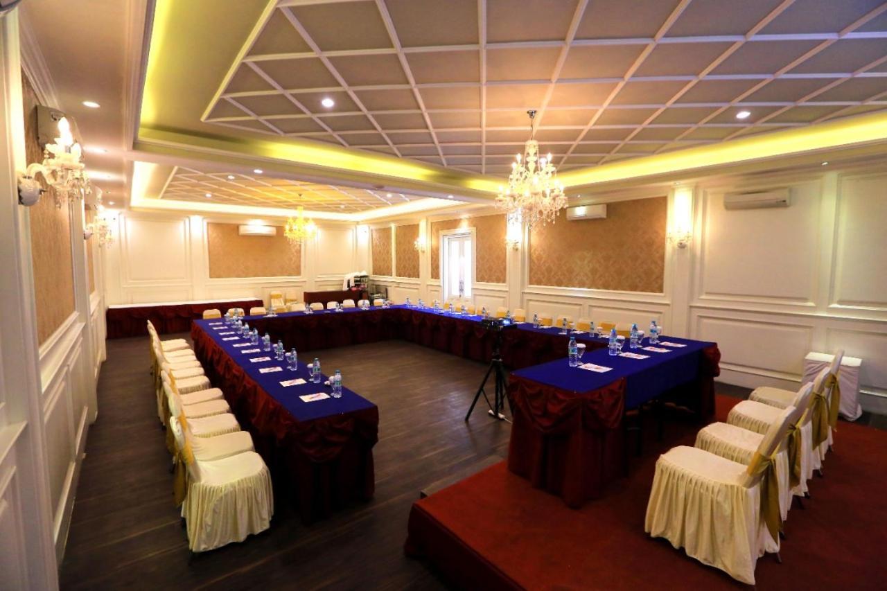 New Surya Hotel Banyuwangi  Exterior photo